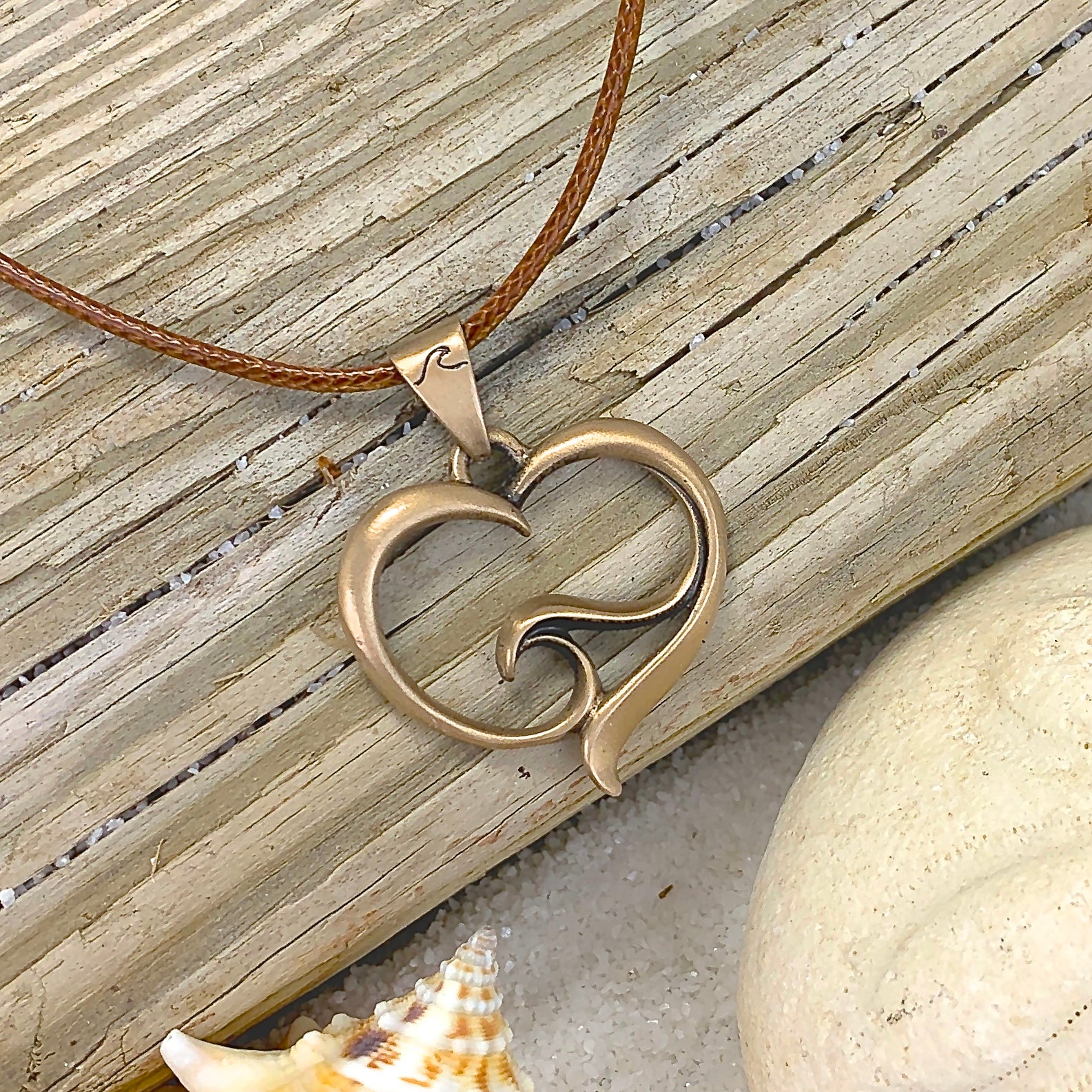 Ocean Wave Necklace for Women - Heart of The Ocean Pendant, Ocean Lover Gifts, Sea Life Jewelry, Heart with Wave Necklace 22 inch